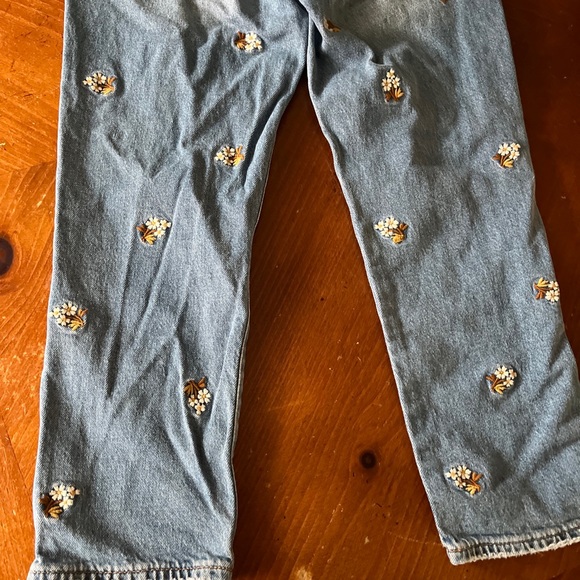 Gap Kids Daisy Embroidered Girlfriend Jeans size 10 - Picture 2 of 7
